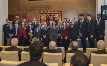 Foto de familia en el Ayuntamiento de Madrid. 