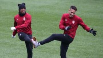 Farfán y Guerrero se preparan para el choque ante Bolivia