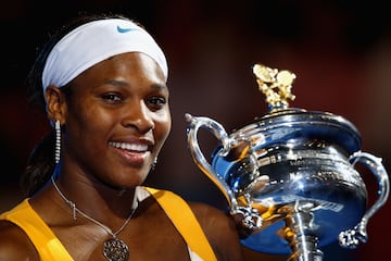 El a?o 2010 comenzaba para Serena igual que el anterior. De nuevo sali¨® campeona del Open de Australia consiguiendo as¨ª su quinto t¨ªtulo en esta competici¨®n. Serena Williams se enfrent¨® a la alemana Justine Henin en tres sets, 6-4, 3-6, 6-2.