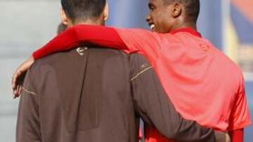 El delantero camerunés Samuel Eto''o reveló hoy que el FC Barcelona "nunca" le dio "una respuesta" sobre su salida del club, al tiempo que manifestó que para él su relación con el club blaugrana se ha acabado.