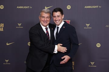 Joan Laporta con el exfutbolista del Barcelona, Bojan Krkic en la alfombra roja del gran Teatro del Liceu.