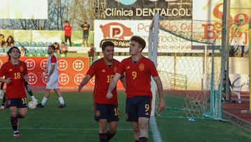 Barberá celebra el tercer gol de España.