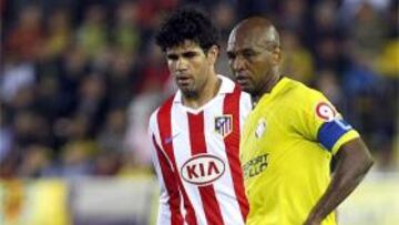 <b>Marcos Senna</b>, durante el partido contra el Atlético.