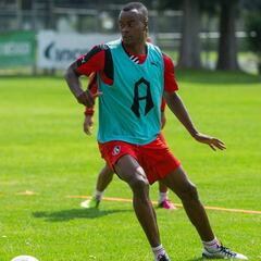 Atlas hace pretemporada con el título en mente