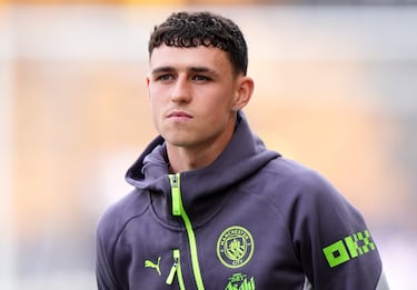 Phil Foden, que parecía deslizarse por el campo con la ligereza de quien no conoce límites, se encontró atrapado en una temporada donde cada partido pesaba como un martillo. Las lesiones cortaron su ritmo y, cuando estaba disponible, no daba al equipo el aporte ofensivo de temporadas anteriores.
