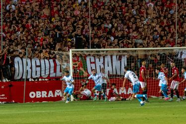 2-2. Antoñito celebra el gol del ascenso a Segunda División en el minuto 124 de la prórroga.
