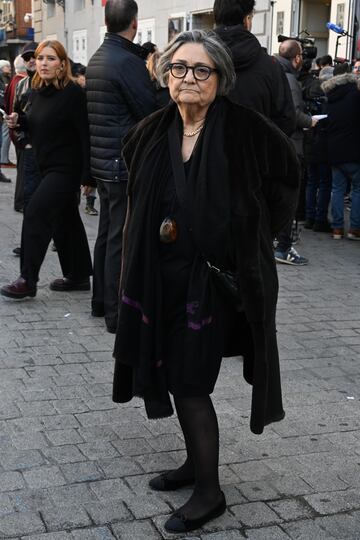 Elena Benarroch asiste a la capilla ardiente de Marisa Paredes en el Teatro Español.