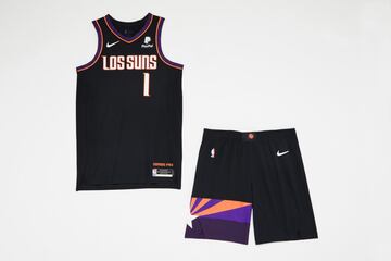 El diseño que rodea el cuello y las mangas del uniforme de los Suns es un tributo a la cultura hispánica de Arizona. En el pantalón, un juego de colores traza la bandera del estado.