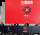 Así vivimos la cumbre Primera RFEF: televisión, presentación de la nueva 2ªB y acuerdo con CVC