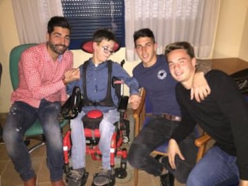 Villarreal B con la Fundación Aspropace. Ian con sus amigos. 