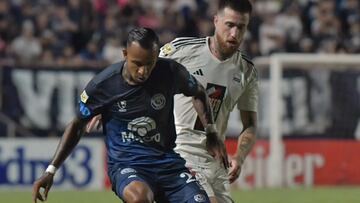 Gustavo Costas habló del interés de Racing en Sebastián Villa.