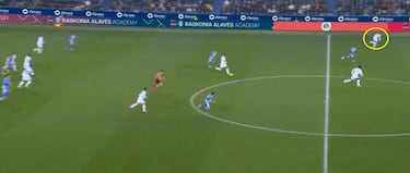 Xabi Alonso escapa a la carrera