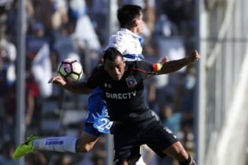 Futbol, Colo Colo vs Universidad Catolica
Quinta fecha, campeonato de Clausura 2016/17
El jugador de Colo Colo Esteban Paredes, abajo, disputa el balon con Alfonso Parot de Universidad Catolica durante el partido de primera division en el estadio Monumental de Santiago, Chile.
04/03/2017
Andres Pina/Photosport
*************

Football, Colo Colo vs Universidad Catolica
Fifth date, Clousure Championship 2016/17
Colo Colo's player Esteban Paredes, down, battles for the ball against Alfonso Parot of Universidad Catolica during the first division football match at the Monuemnatl stadium in Santiago, Chile.
04/03/2017
Andres Pina/Photosport