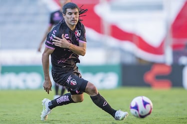 Jugó en Pumas, pasó de noche en Atlas y hoy la rompe en Argentina