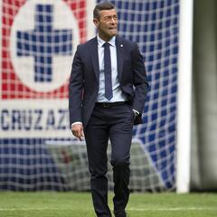 Pedro Caixinha sale en defensa del Cruz Azul