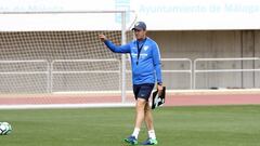 10/0518 ENTRENAMIENTO DEL MALAGA 
 
 JOSE GONZALEZ