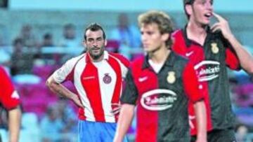 <b>IMPOTENCIA. </b>Kiko Ratón observa con desesperación a sus rivales del Real Unión.