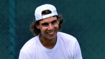 <b>SONRIENTE. </b>Nadal, relajado, espera a Soderling.