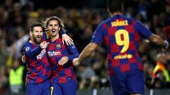 BARCELONA, SPAIN - NOVEMBER 27: Lionel Messi of FC Barcelona celebrates with teammates after scoring his team&#039;s second goal during the UEFA Champions League group F match between FC Barcelona and Borussia Dortmund at Camp Nou on November 27, 2019 in 