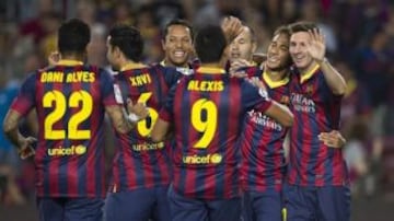 El 24 de septiembre de 2013 cumplió su partido 400 y dio una asistencia en el 4-1 del Barcelona sobre la Real Sociedad.