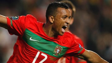 Entre 2008 y 2010 dirigió a la selección mayor de su país y estuvo en el Mundial de 2010. Durante ese periodo de tiempo tuvo a Cristiano Ronaldo, Nani, Deco, Joao Moutinho y Ricardo Carvalho.