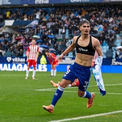 El Málaga sonríe y el Almería vuelve a fallar