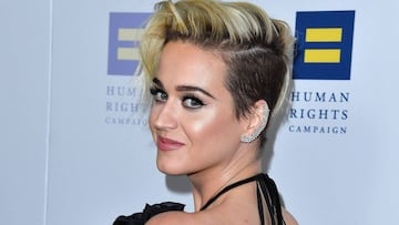 Katy Perry declar&oacute; en la gala de los Human Rights que hizo mucho m&aacute;s que &quot;besar a una chica&quot;.