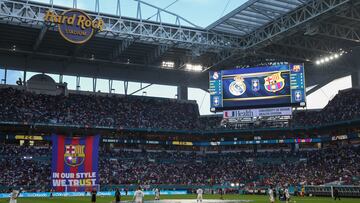 MIAMI GARDENS, FL - JULY 29: General view of Hard Rock Stadium, home stadium of Miami Dolphins prior to the International Champions Cup 2017 match between Real Madrid and FC Barcelona at Hard Rock Stadium on July 29, 2017 in Miami Gardens, Florida. (Photo by Robbie Jay Barratt - AMA/Getty Images)