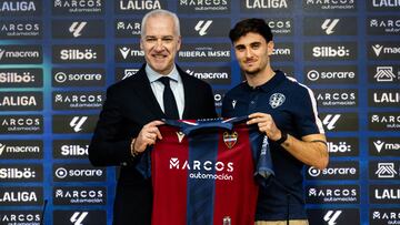 Forés: “Cuando me llamó el Levante me puse a llorar, la considero mi casa”