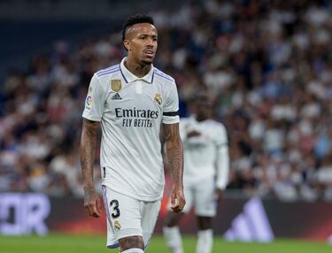 El cacique de la
zaga, la pieza indiscutible, aunque a orillas de
Mánchester viviese algún
que otro vaivén. El “tiene
que despertar” de Ancelotti le enchufó de nuevo, pero
no ha sido su mejor curso.