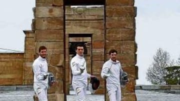 <b>ESPADACHINES. </b>Martí, Abajo y Pina, en el templo de Debod.