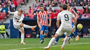 El argentino hizo uno de los goles de la jornada. Recién salido del banquillo le insufló aire a su equipo y le hizo creer, por unos minutos, que podía sacar un resultado positivo ante el Atlético.