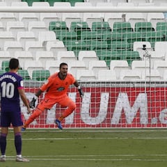 Roberto se reencuentra con el Alavés en un momento agridulce
