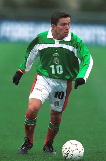 El Chato tuvo una gran carrera en el futbol mexicano y antes de dicho descalabro mexicano en el Preolímpico, Rodríguez ya había estado en aquella Selección Sub20 que participó en el Mundial de Nigeria 1999