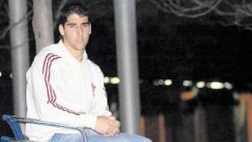 <b>SEGUIDO. </b>Raúl García, que cada día crece más como futbolista, será seguido hoy por Aragonés.