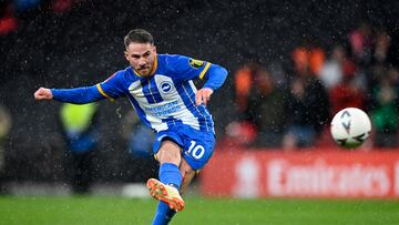 Soccer Football - FA Cup - Semi Final - Brighton & Hove Albion v Manchester United - Wembley Stadium, London, Britain - April 23, 2023 Brighton & Hove Albion's Alexis Mac Allister scores a penalty during the penalty shootout REUTERS/Toby Melville