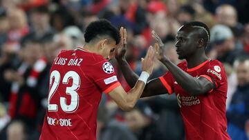 Luis Díaz y Sadio Mané, jugadores de Liverpool.