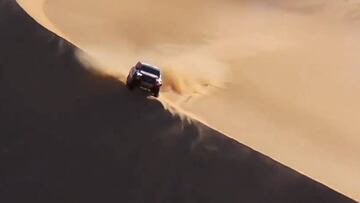 El mejor Alonso ya está en el Dakar: tremendo su vídeo surfeando esta duna