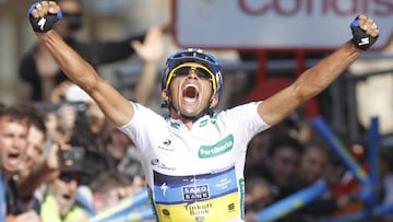 Alberto Contador celebra su victoria de etapa en Fuente Dé en la Vuelta a España 2012 en una de las etapas más recordadas del ciclista pinteño.
