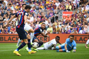 Lewandowski marca el 1-0 al ELche. 