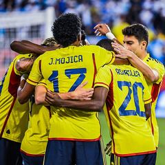 Goles, recambio, James... Lo que deja el debut de Lorenzo