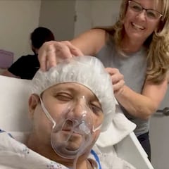 Jeremy Renner spotted at Six Flags four months into snowplow accident recovery