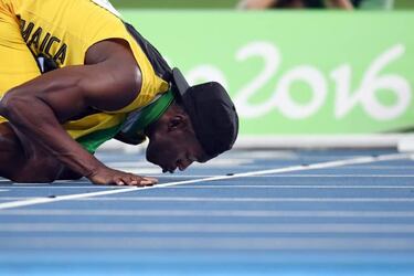 Usain Bolt: "There you go... I'm the greatest"