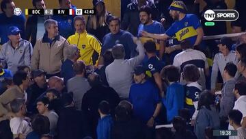 Hinchas de Boca reprochan a otros que abandonen la Bombonera al ir perdiendo