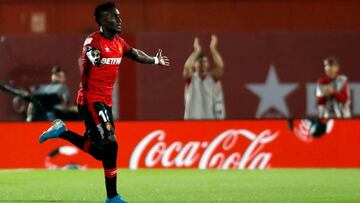 Lago Junior, celebrando un gol con el Mallorca.