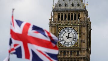 Bandera británica junto al Big Ben