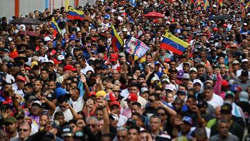 Supporters of Venezuela's President Nicolas Maduro march to defend the election results, in Caracas, Venezuela July 30, 2024. REUTERS/Maxwell Briceno