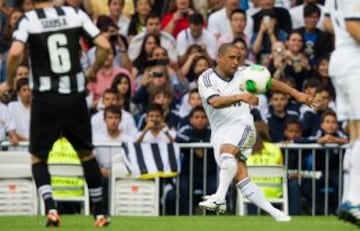 Roberto Carlos no quiso perderse el partido.