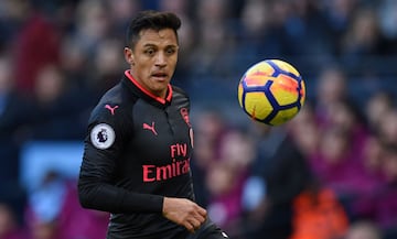 Así fue el ingrato partido de Alexis ante el Manchester City