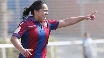 La seleccionada mexicana y jugadora del Levante alza la voz en contra de las marcas deportivas por no mostrar interés en el fútbol femenino.